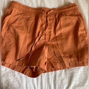 Gap size medium shorts